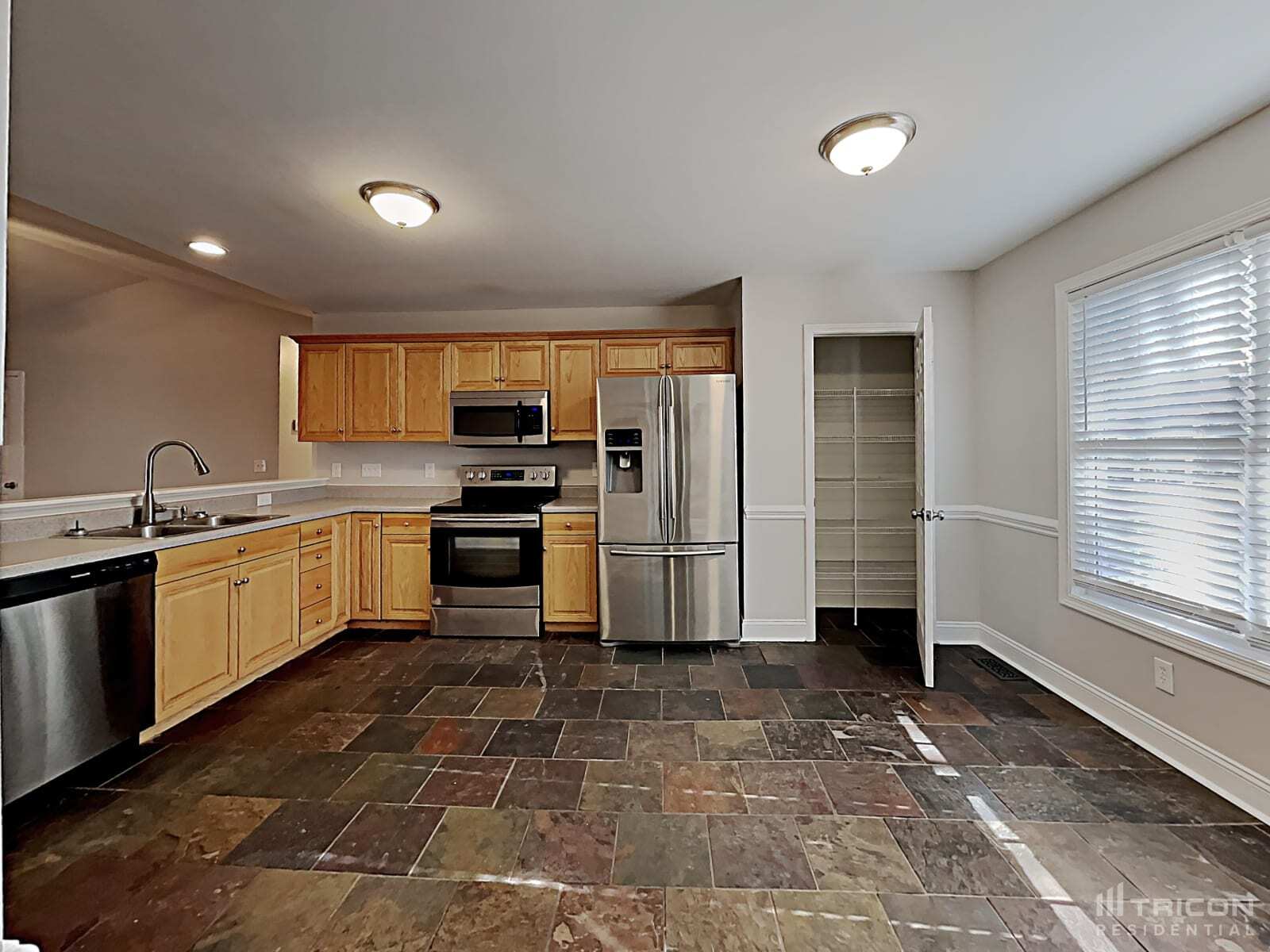Building Photo - 661 Beavers Cove Ln NW