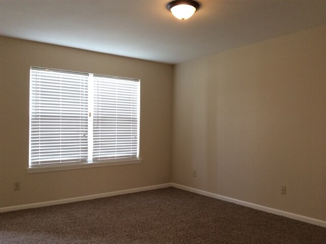 Building Photo - 12693 Glengary Dr
