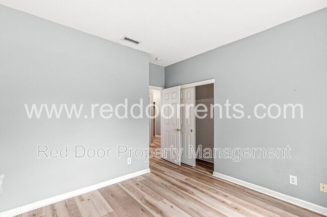 Building Photo - 5841 Hornbean Ct