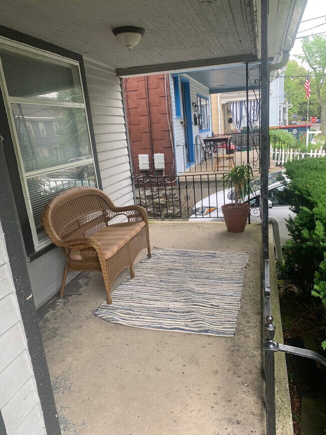 Front Porch - 695 West Ave