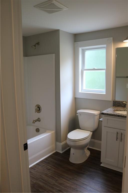 Building Photo - 613 Summit Ave