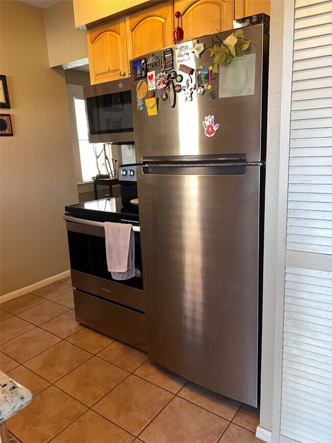 Building Photo - 1505 Rosewood St