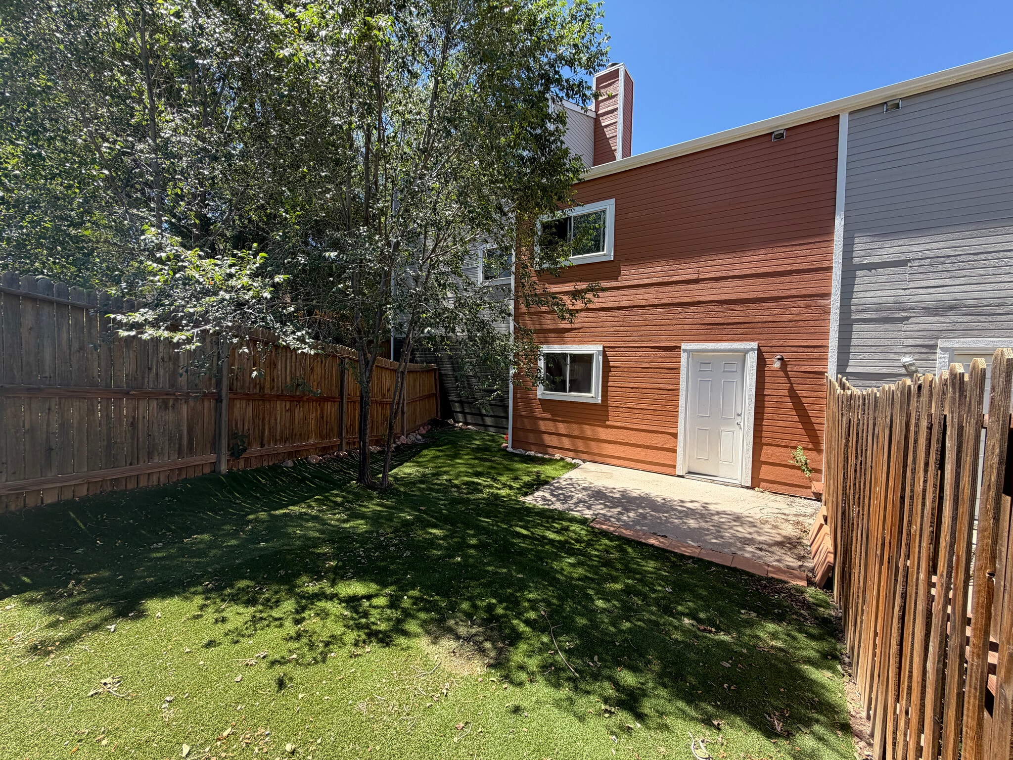 Building Photo - 571 Winnie Way