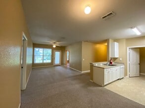 Building Photo - 2 Bedroom, 2 Bath Condo in Southern Dunes