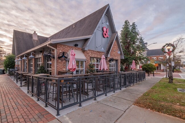 Building Photo - Charming 3 Bedroom, 2 Bathroom Home in Matthews!