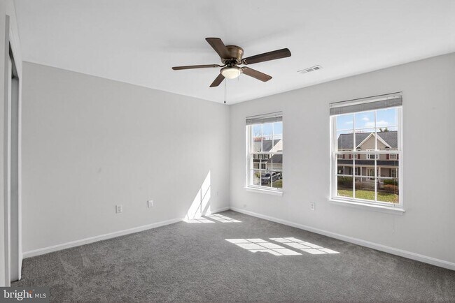 Building Photo - 28 Basalt Dr