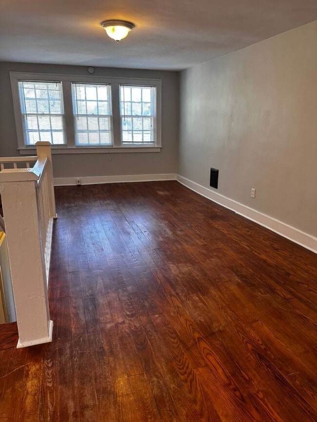 Building Photo - East Nashville 4 Bedroom