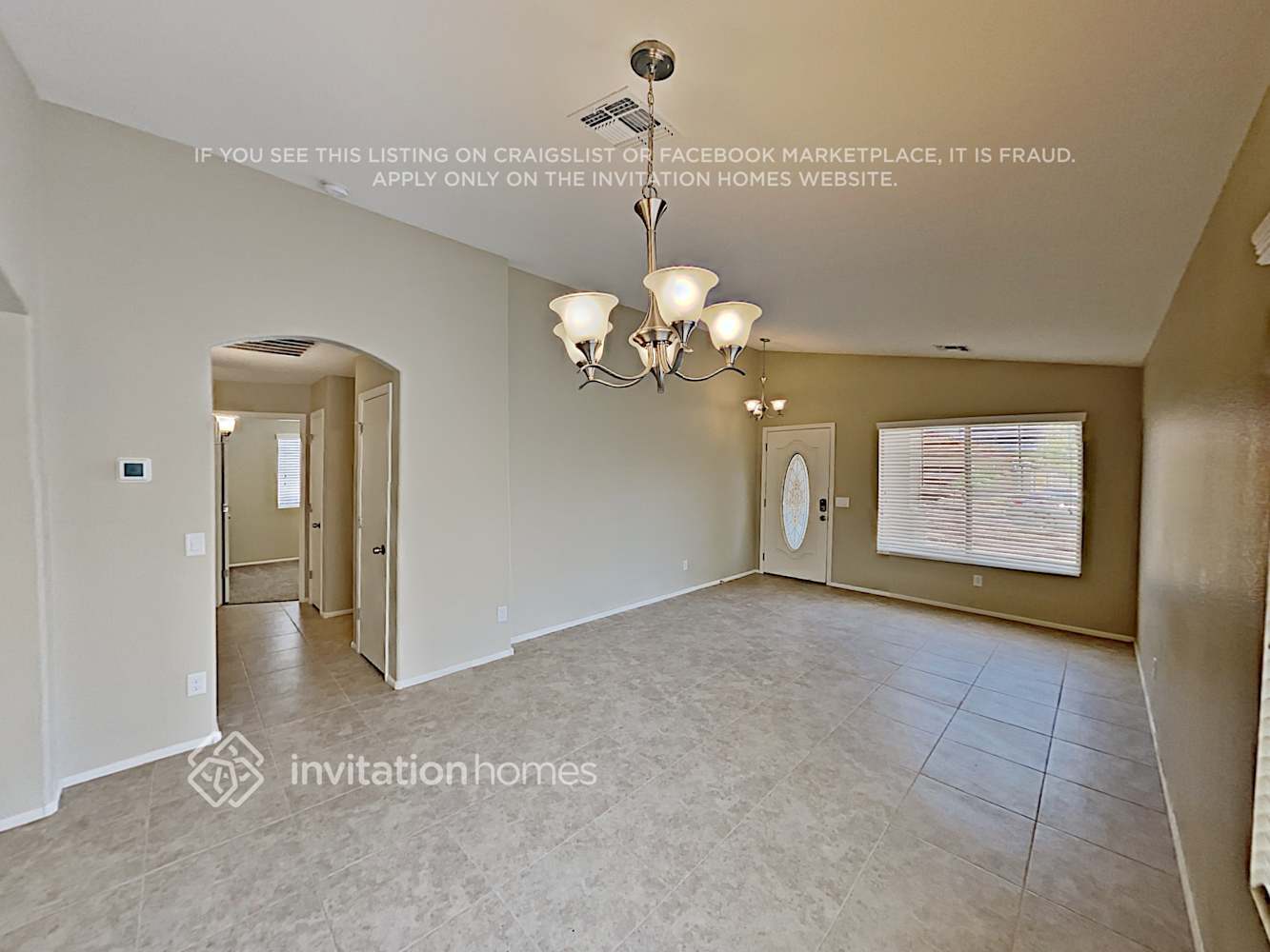 Building Photo - 1135 E Vernoa St