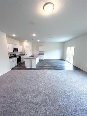 Building Photo - 424 Madison Way