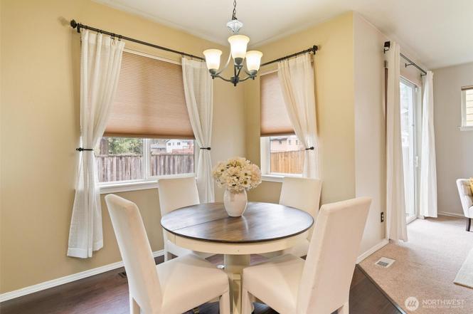 Building Photo - 21912 SE 240th Pl