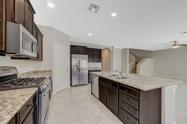 Building Photo - Beautiful DR Horton Home in Centennial Hil...