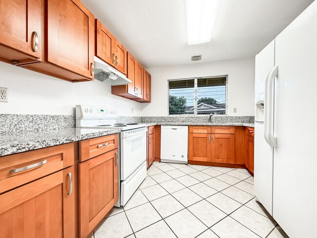 Building Photo - Mililani House with A/C
