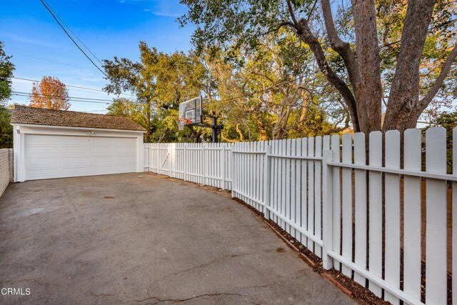 Building Photo - 2355 Melville Dr