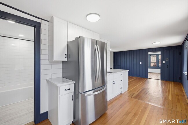 Building Photo - 883 Worthington Ridge