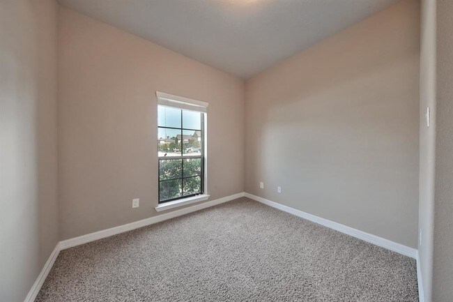 Building Photo - 703 Audra Ln