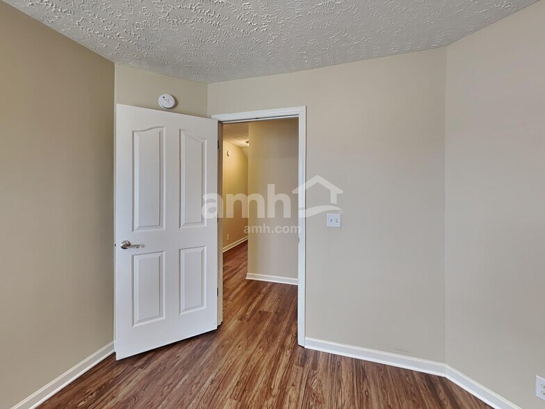 Building Photo - 2617 Westhaven Dr