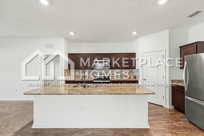 Building Photo - 1305 Anchor Bend Dr