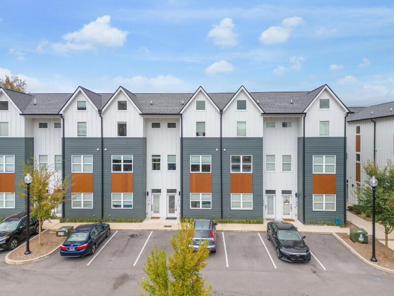 Building Photo - 1413 Stockyard Pl