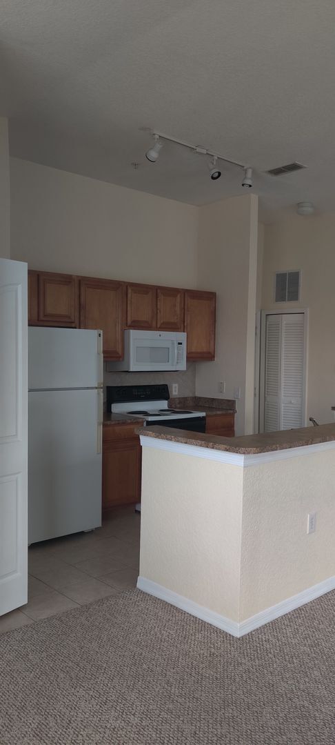 Building Photo - Serenata - 307