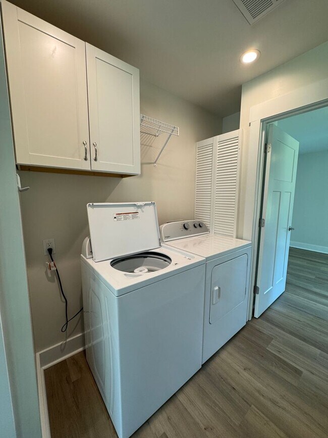 Building Photo - 503 Pecan Tree Ln