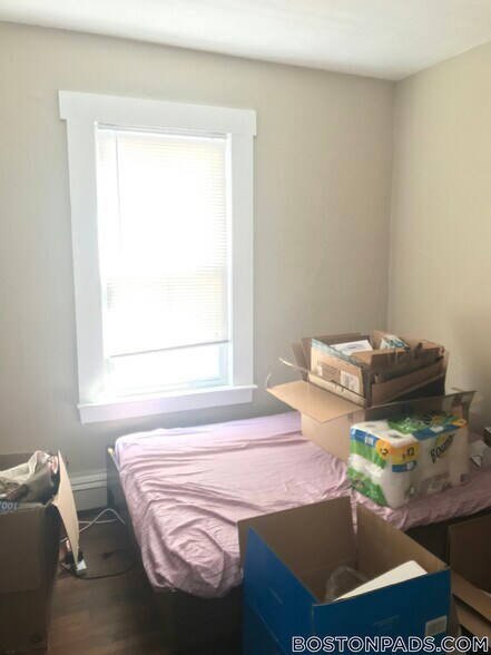 Building Photo - 357 Windsor St