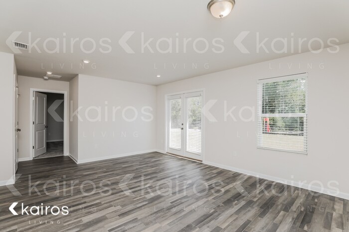 Building Photo - 832 Whispering Creek Ave