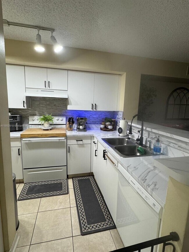 Primary Photo - 11155 SW 5th Pl