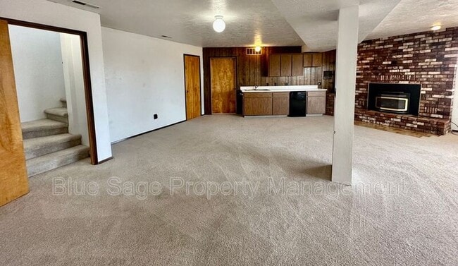 Building Photo - 152 Sea View Dr