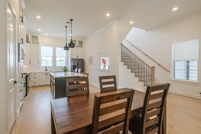 Building Photo - 2017 Lou Ellen Ln