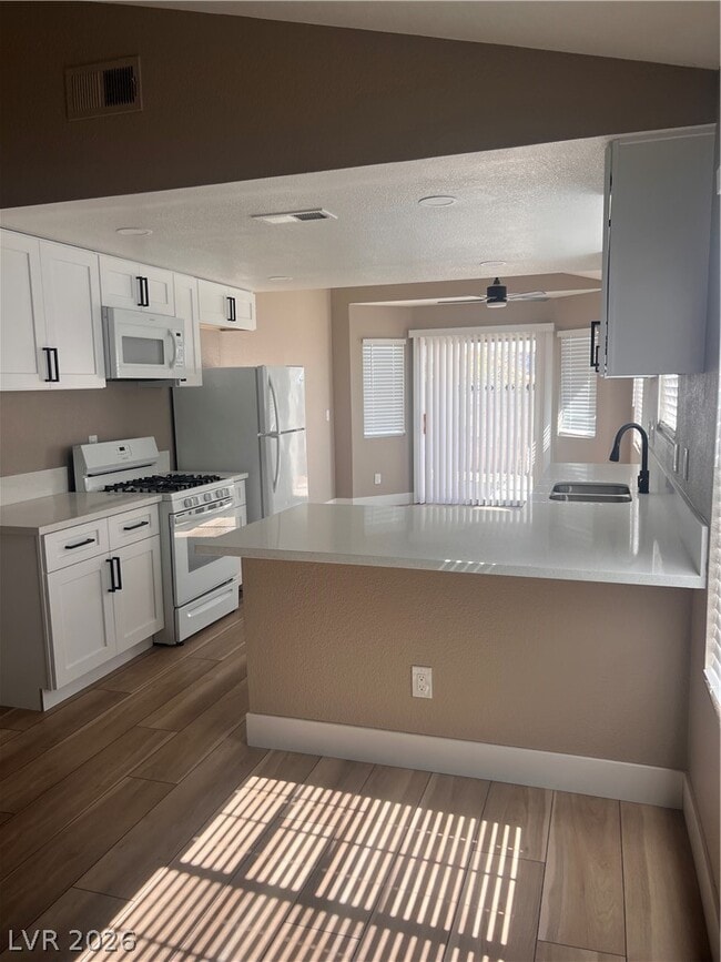 Building Photo - 1369 Torington Dr