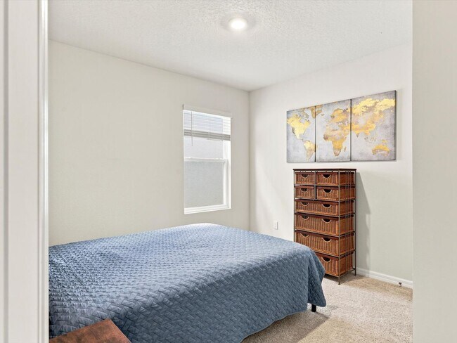 Building Photo - Unfurnished Annual Rental