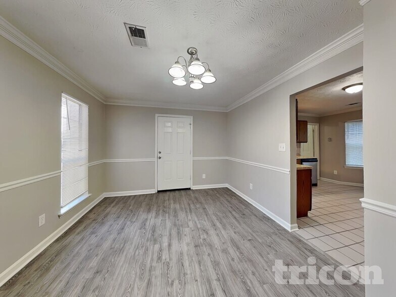 Building Photo - 5625 Longbow Dr