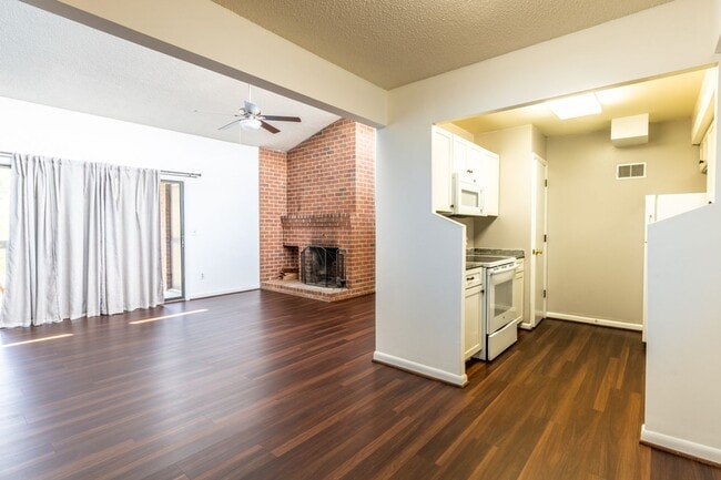 Building Photo - 137 Green Turtle Ln