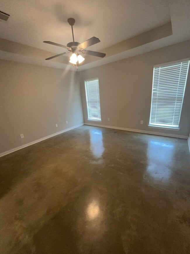 Building Photo - 1502 Arcadia Ln