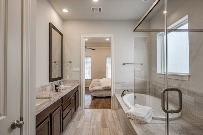 Building Photo - 266 E 28th St