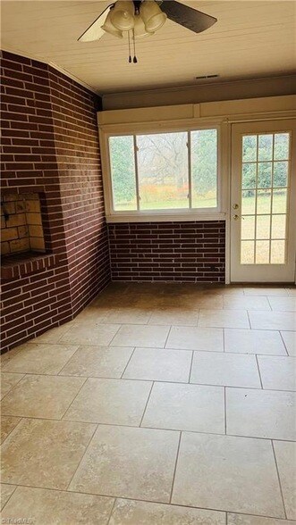 Building Photo - 4905 Murray Rd