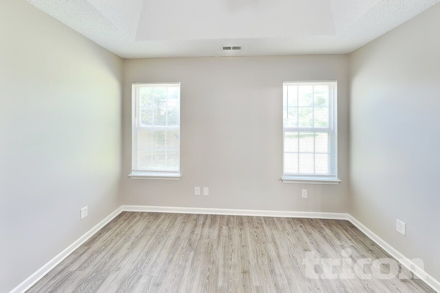 Building Photo - 8820 Kismet Dr