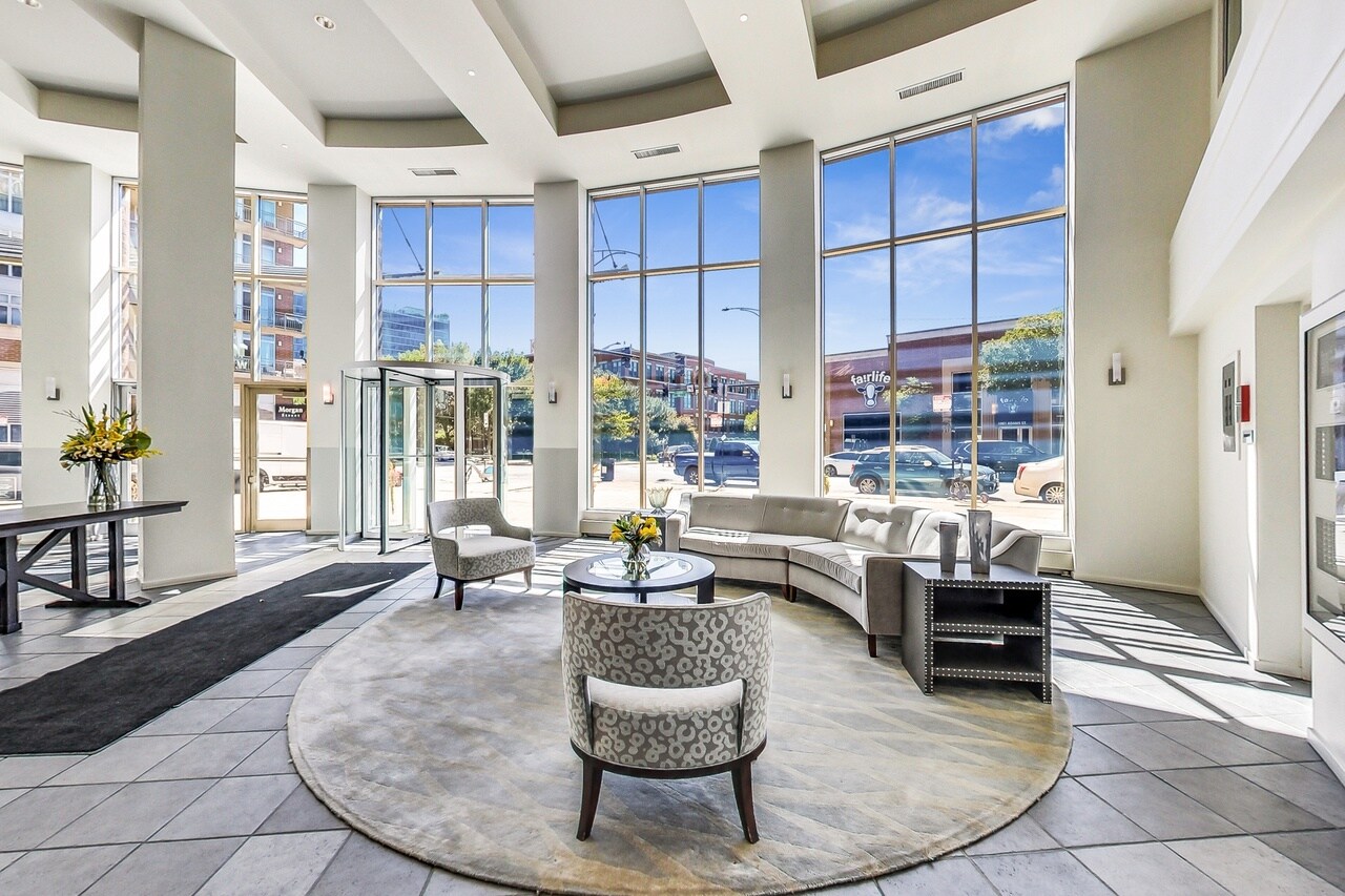 Lobby - 1000 W Adams St