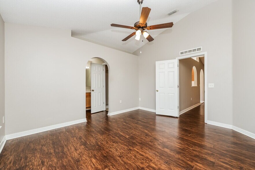 Building Photo - 11426 Ivy Flower Loop