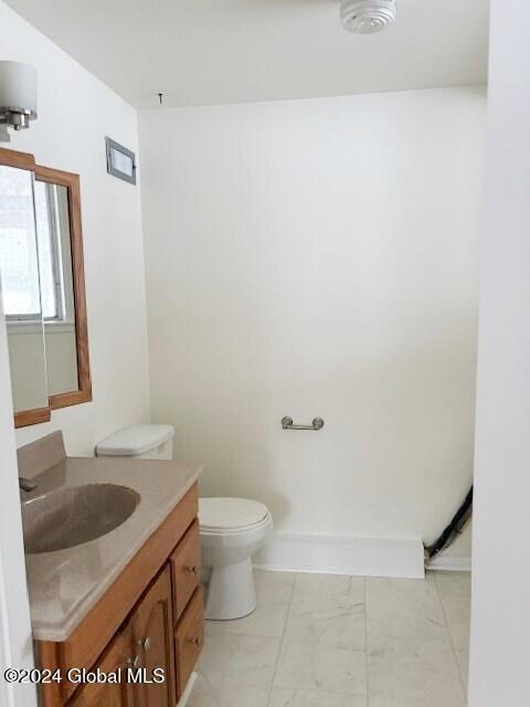 Building Photo - 12 Evergreen Ave