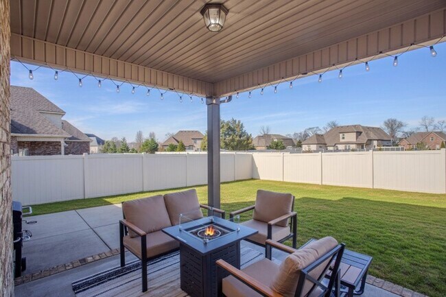 Building Photo - 221 Waldron View Dr