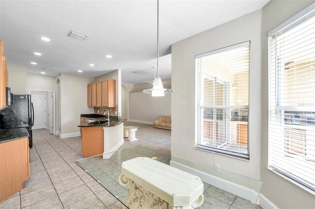 Building Photo - 1915 Fruitridge St