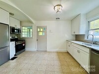Building Photo - 1506 Coker Ave