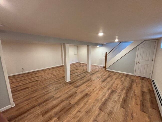 Building Photo - 42 Briarwood Dr