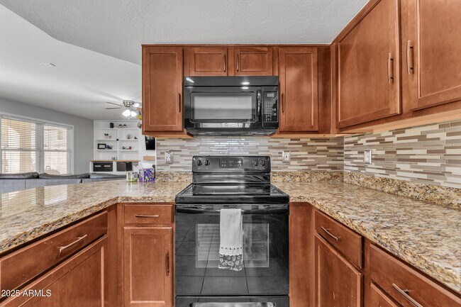 Building Photo - 16029 N 171st Dr
