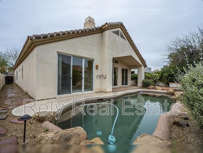 Building Photo - 4605 N Clear Creek Dr
