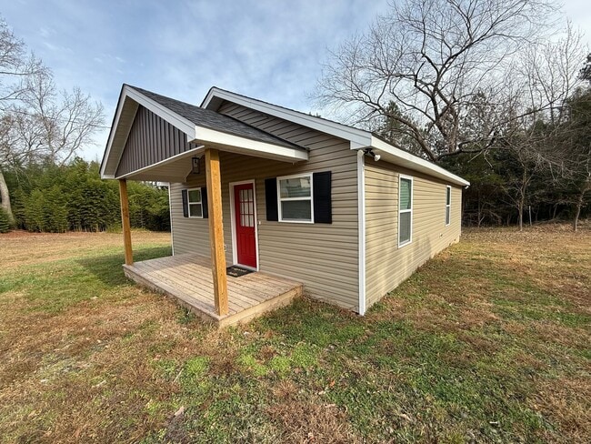 Building Photo - 2 Bedroom/2 Bath Home in Wadesboro