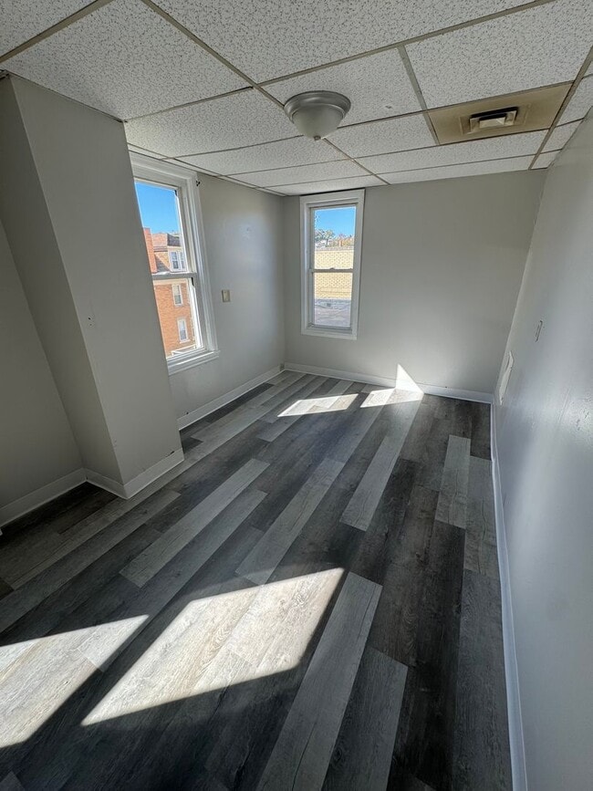 Building Photo - 508 Chestnut St