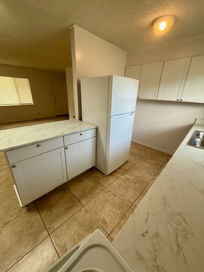 Building Photo - Applicants can take advantage of our new Security Deposit & Rent Programs.  Call our office for m...