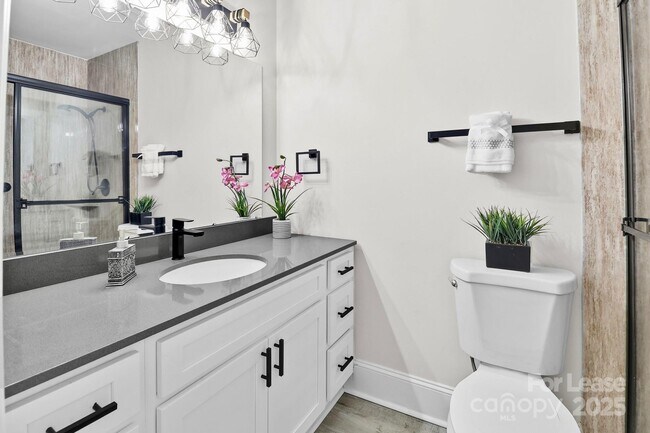 Building Photo - 7605 Bramblewood Dr